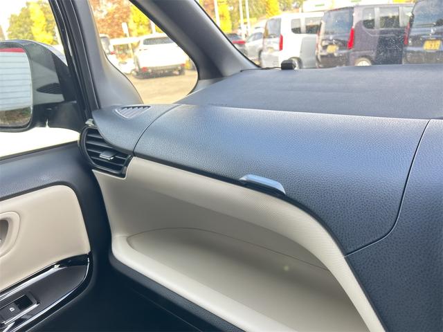 ノア Ｓｉ　ダブルバイビーＩＩ　ドライブレコーダー　バックカメラ　ＴＶ　オートクルーズコントロール　レーンアシスト　衝突被害軽減システム　両側電動スライドドア　オートマチックハイビーム　オートライト（41枚目）