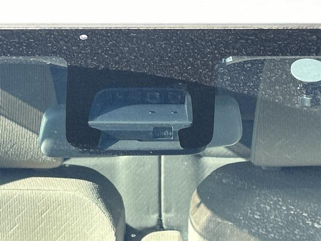 ワゴンＲ ハイブリッドＦＸ　全周囲カメラ　ナビ　ＴＶ　レーンアシスト　衝突被害軽減システム　オートライト　スマートキー　アイドリングストップ　電動格納ミラー　シートヒーター　ベンチシート　ＣＶＴ　盗難防止システム　ＡＢＳ　ＥＳＣ（23枚目）