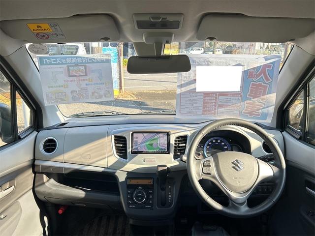 ワゴンＲ ＦＺ　ナビ　ＴＶ　衝突被害軽減システム　オートライト　スマートキー　アイドリングストップ　電動格納ミラー　シートヒーター　ベンチシート　ＣＶＴ　盗難防止システム　ＡＢＳ　ＥＳＣ　ＣＤ　Ｂｌｕｅｔｏｏｔｈ（2枚目）