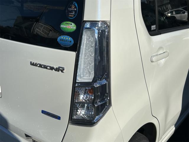 ワゴンＲ ＦＺ　ナビ　ＴＶ　衝突被害軽減システム　オートライト　スマートキー　アイドリングストップ　電動格納ミラー　シートヒーター　ベンチシート　ＣＶＴ　盗難防止システム　ＡＢＳ　ＥＳＣ　ＣＤ　Ｂｌｕｅｔｏｏｔｈ（17枚目）