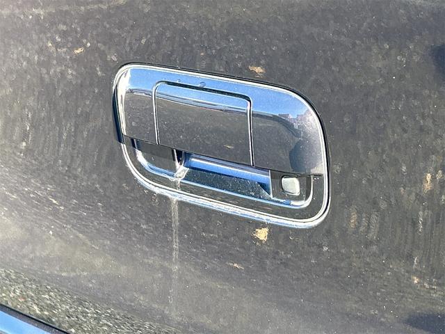 ワゴンＲスティングレー Ｘ　ドライブレコーダー　ナビ　ＴＶ　オートライト　ＨＩＤ　スマートキー　アイドリングストップ　電動格納ミラー　ベンチシート　ＣＶＴ　盗難防止システム　ＡＢＳ　ＣＤ　ＤＶＤ再生　ミュージックプレイヤー接続可（22枚目）