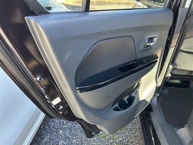 ワゴンＲスティングレー Ｘ　ドライブレコーダー　ナビ　ＴＶ　オートライト　ＨＩＤ　スマートキー　アイドリングストップ　電動格納ミラー　ベンチシート　ＣＶＴ　盗難防止システム　ＡＢＳ　ＣＤ　ＤＶＤ再生　ミュージックプレイヤー接続可（26枚目）