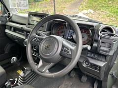 運転者にとっては日々使用することとなる運転席です。運転席が快適だと運転に集中することができますね。 2