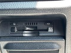 今では必需品のＥＴＣも付いております。高速道路での出入りもスムーズ。渋滞緩和にもなりエコにも繋がります。 7