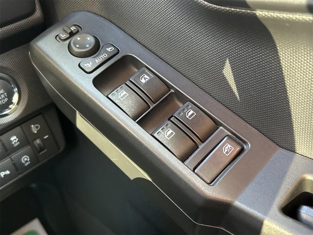 タフト Ｘ　ドライブレコーダー　ＥＴＣ　バックカメラ　クリアランスソナー　衝突被害軽減システム　オートライト　ＬＥＤヘッドランプ　スマートキー　アイドリングストップ　電動格納ミラー　サンルーフ　ＣＶＴ（10枚目）