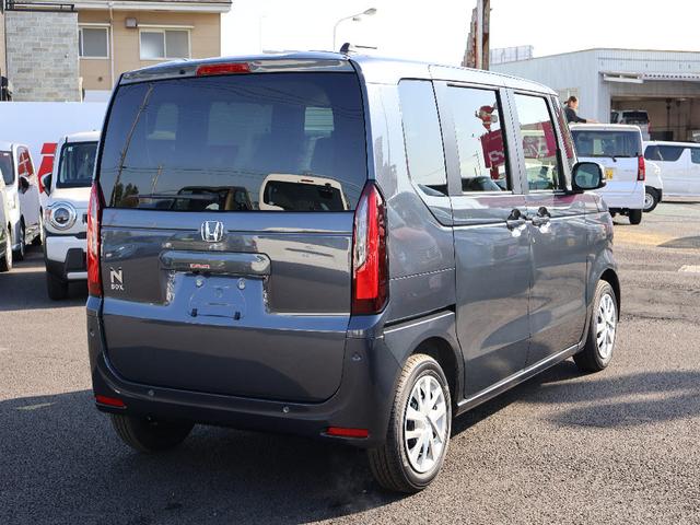 Ｎ－ＢＯＸ 　フル装備　８インチナビゲーション　フルセグテレビ　バックモニター　Ｂｌｕｅｔｏｏｔｈ　アイドリングストップ　ＵＶカットガラス　運転席・助手席シートヒーター　左側パワースライドドア付　　電動パーキング（8枚目）
