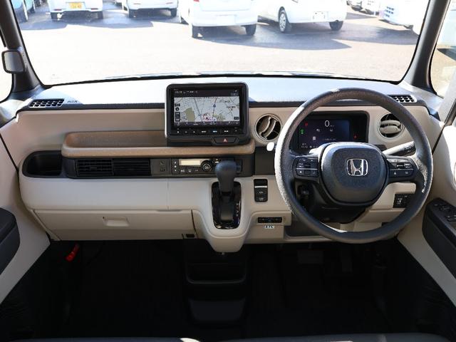 Ｎ－ＢＯＸ ベースグレード　レンタカーｕｐ　純正のナビゲーション　フルセグテレビ　バックカメラ　ＵＶカットガラス　ＬＥＤヘッドライト　キーフリーシステム　左側パワースライドドア　電動パーキング　クルーズコントロール　ドラレコ前（8枚目）