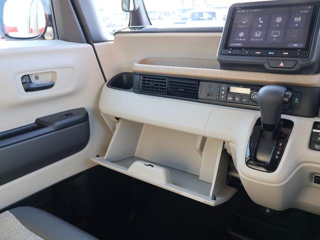 Ｎ－ＢＯＸ ベースグレード　レンタカーｕｐ　純正のナビゲーション　フルセグテレビ　バックカメラ　ＵＶカットガラス　ＬＥＤヘッドライト　キーフリーシステム　左側パワースライドドア　電動パーキング　クルーズコントロール　ドラレコ前（17枚目）