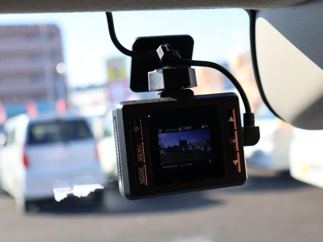 Ｎ－ＢＯＸ ベースグレード　レンタカーｕｐ　純正のナビゲーション　フルセグテレビ　バックカメラ　ＵＶカットガラス　ＬＥＤヘッドライト　キーフリーシステム　左側パワースライドドア　電動パーキング　クルーズコントロール　ドラレコ前（22枚目）