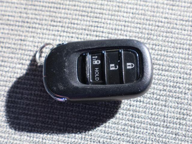 Ｎ－ＢＯＸ ベースグレード　レンタカーｕｐ　純正のナビゲーション　フルセグテレビ　バックカメラ　ＵＶカットガラス　ＬＥＤヘッドライト　キーフリーシステム　左側パワースライドドア　電動パーキング　クルーズコントロール　ドラレコ前（30枚目）