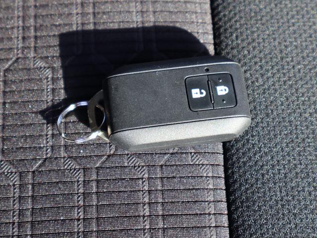 ワゴンＲスティングレー ハイブリッドＸ　フル装備　スズキ純正ナビ　フルセグＴＶ　ＢＴ対応　ＣＤ再生　ベンチシート　全方位カメラ　シートヒーター　オートエアコン　ＬＥＤヘッドライト　純正アルミ　フォグランプ　禁煙車　電動格納ミラー　衝突軽減Ｂ（24枚目）