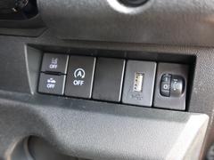 衝突軽減装置ついています。運転をサポートしてくれます。 7