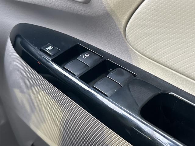 デイズ Ｊ　バックカメラ　ナビ　衝突被害軽減システム　キーレスエントリー　ベンチシート　ＣＶＴ　ＡＢＳ　ＥＳＣ　ＣＤ　衝突安全ボディ　エアコン　パワーステアリング　パワーウィンドウ　運転席エアバッグ（11枚目）