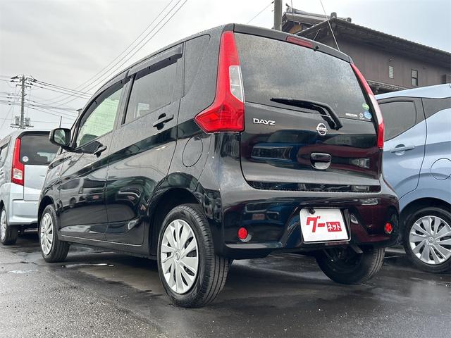 デイズ Ｊ　バックカメラ　ナビ　衝突被害軽減システム　キーレスエントリー　ベンチシート　ＣＶＴ　ＡＢＳ　ＥＳＣ　ＣＤ　衝突安全ボディ　エアコン　パワーステアリング　パワーウィンドウ　運転席エアバッグ（18枚目）