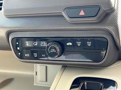 気温に合わせて直感的に操作することで、車内をいつでも快適に保てます。 6