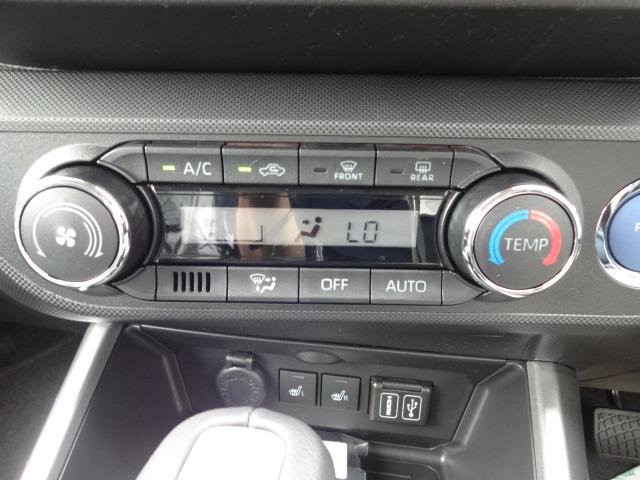 ロッキー プレミアムＧ　ＨＥＶ　レーダーブレーキ　キーフリー　エンジンプッシュスタート　ナビゲーション　バックカメラ　オートエアコン　シートヒーター　電動パーキング　プライバシーガラス（14枚目）