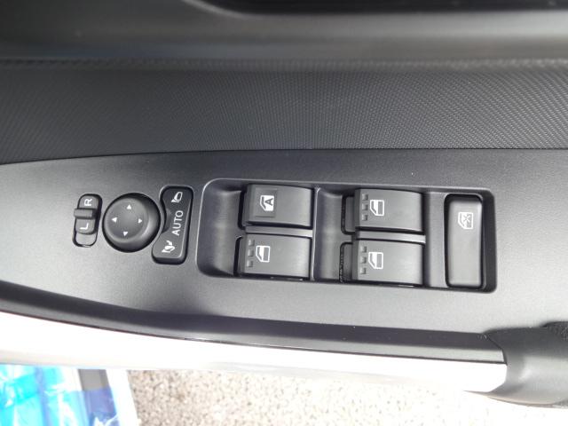 ロッキー プレミアムＧ　ＨＥＶ　レーダーブレーキ　キーフリー　エンジンプッシュスタート　ナビゲーション　バックカメラ　オートエアコン　シートヒーター　電動パーキング　プライバシーガラス（18枚目）