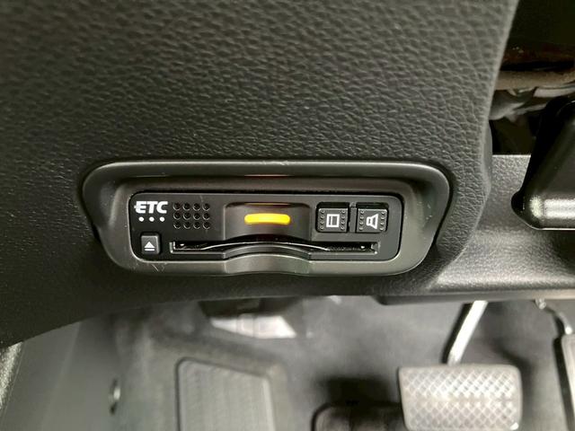ヴェゼル ハイブリッドＺ・ホンダセンシング　ナビゲーション　ＥＴＣ車載器　キーフリー　エンジンプッシュスタート　バックカメラ　オートエアコン　電動格納ミラー　ステアリングリモコン　パワーステアリング　パワーウインドウ　プライバシーガラス（27枚目）