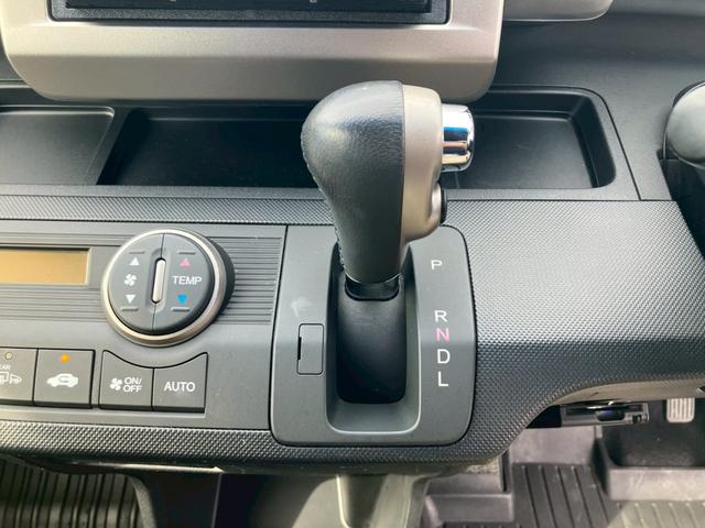 フリードスパイクハイブリッド ジャストセレクション 両側自動スライドドア ナビゲーション キーフリー オートエアコン 電動格納ミラー ETC車載器 サイドバイザー フロアマット プライバシーガラス(6枚目)