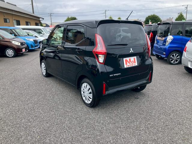 eKワゴン M 9インチ純正ナビ アイドリングストップ バックカメラ キーレス シートリフター 電動格納ミラー プライバシーガラス ステアリングリモコン(10枚目)