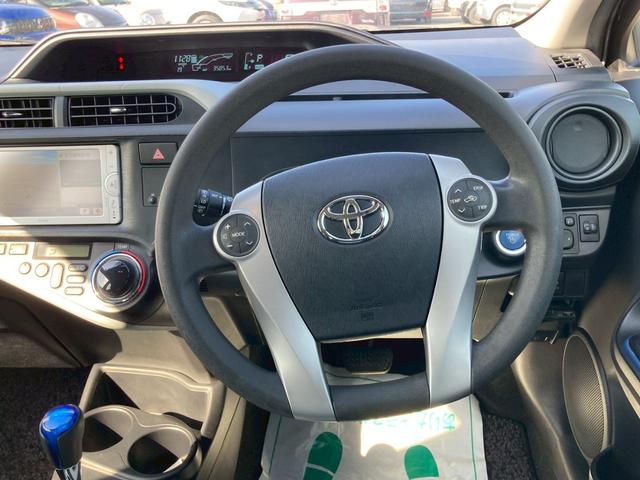 アクア Ｓ　キーフリー　エンジンプッシュスター　ナビゲーション　バックカメラ　アイドリングストップ　ＥＴＣ車載器　ステアリングリモコン　フォグランプ　純正アルミホイール（16枚目）