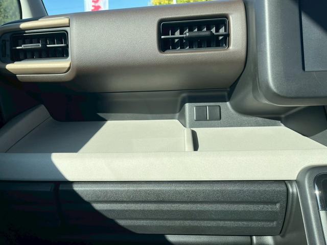 スペーシア ハイブリッドＧ　キーフリー　エンジンプッシュスタート　レーダーブレーキ　アイドリングストップストップ　パワーステアリング　パワーウィンドウ　プライバシーガラス（9枚目）