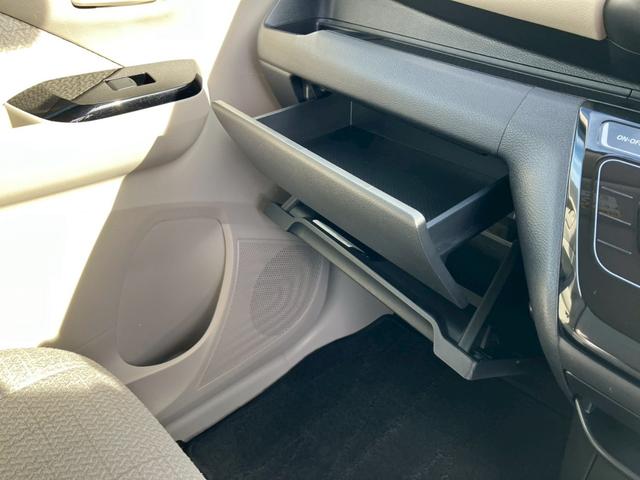 デイズ Ｘ　ナビゲーション　バックカメラ　レーダーブレーキ　キーフリー　エンジンプッシュスタート　アイドリングストップ　オートエアコン　ＥＴＣ車載器　プライバシーガラス（5枚目）