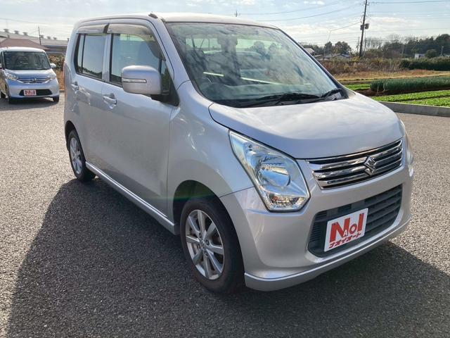 ワゴンＲ ＦＸリミテッド　ＣＤプレイヤー　キーフリー　エンジンプッシュスタート　オートエアコン　電動格納ミラー　パワーステアリング　パワーウインドウ　プライバシーガラス　サイドバイザー　フロアマット（3枚目）