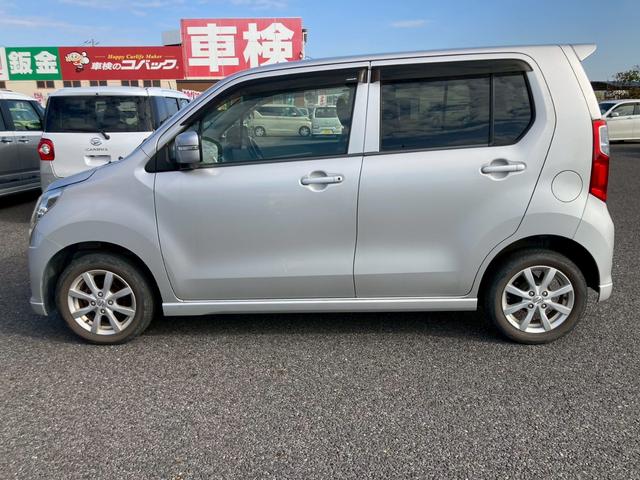 ワゴンＲ ＦＸリミテッド　ＣＤプレイヤー　キーフリー　エンジンプッシュスタート　オートエアコン　電動格納ミラー　パワーステアリング　パワーウインドウ　プライバシーガラス　サイドバイザー　フロアマット（8枚目）