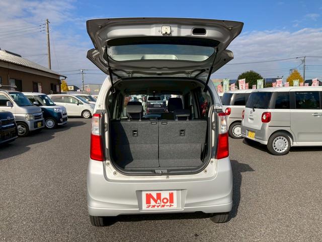 ワゴンＲ ＦＸリミテッド　ＣＤプレイヤー　キーフリー　エンジンプッシュスタート　オートエアコン　電動格納ミラー　パワーステアリング　パワーウインドウ　プライバシーガラス　サイドバイザー　フロアマット（9枚目）