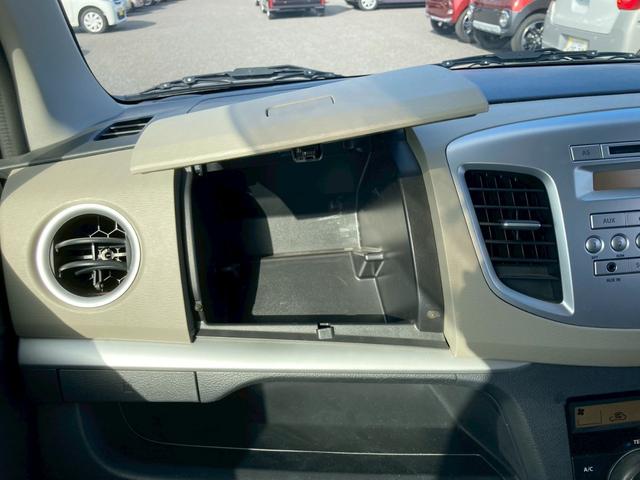 ワゴンＲ ＦＸリミテッド　ＣＤプレイヤー　キーフリー　エンジンプッシュスタート　オートエアコン　電動格納ミラー　パワーステアリング　パワーウインドウ　プライバシーガラス　サイドバイザー　フロアマット（19枚目）