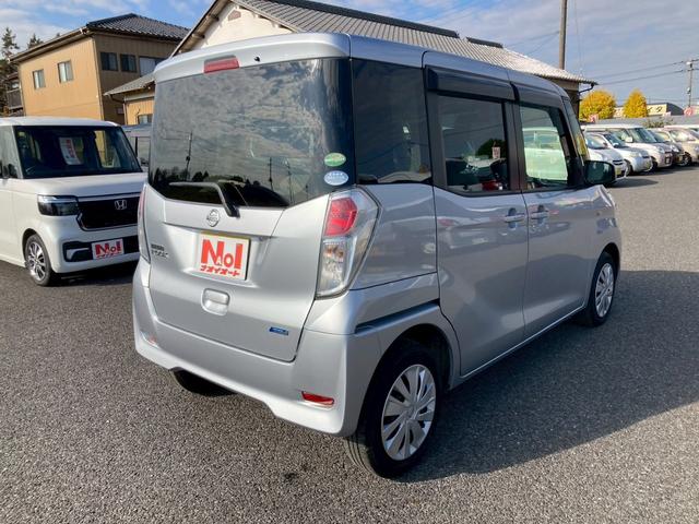 デイズルークス Ｓ　ナビゲーション　ＥＴＣ車載器　レーダーブレーキ　キーレス　エアコン　電動格納ミラー　パワーステアリング　パワーウインドウ　プライバシーガラス　サイドバイザー　フロアマット（8枚目）