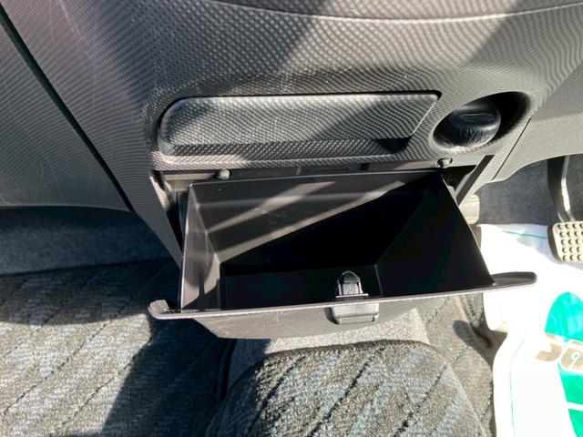 ルクラカスタム Rリミテッド ナビゲーション キーフリー オートエアコン 電動格納ミラー アルミホイール プライバシーガラス アイドリングストップ サイドバイザー フロアマット(7枚目)