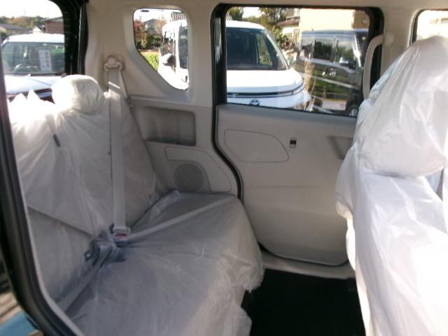 ｅＫスペース Ｍ　両側スライドドア　レーダーブレーキ　キーレス　バックカメラ　アイドリングストップ　電動格納ミラー　ステアリングリモコン　パワーウインドウ　パワーステアリング　プライバシーガラス（10枚目）