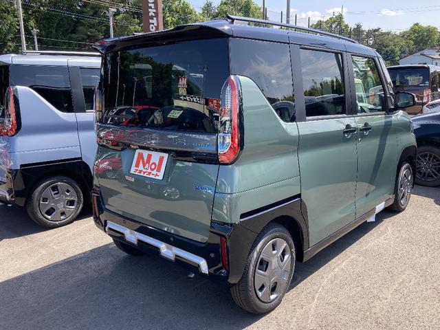 デリカミニ Ｇ　左側自動スライド　キーフリー　エンジンプッシュスタート　バックカメラ　レーダーブレーキ　ステアリングリモコン　電動格納ミラー　プライバシーガラス（6枚目）