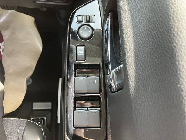 デリカミニ Ｇ　プレミアム　両側自動スライドドア　キーフリー　エンジンプッシュスタート　アイドリングストップ　オートエアコン　シートヒーター　電動格納ミラー　プライバシーガラス（13枚目）