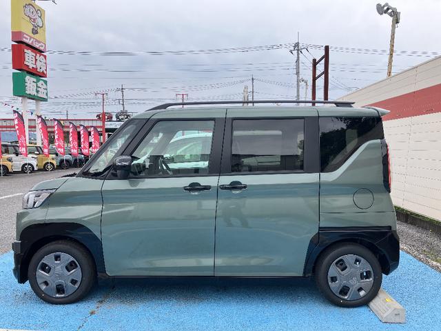 デリカミニ Ｇ　左側自動スライドドア　キーフリー　エンジンプッシュスタート　アイドリングストップ　オートエアコン　シートヒーター　電動格納ミラー　プライバシーガラス（11枚目）
