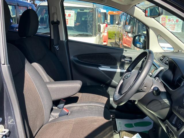 デイズ ハイウェイスター　Ｇ　パワーステアリング　パワーウィンドウ　Ｗエアバック　電動格納ミラー　オートワイパー　プライバシーガラス　サイドバイザー　純正フロアマット　ＥＴＣ車載器１．０　社外ナビ　フルセグＴＶ　全方位モニター（7枚目）