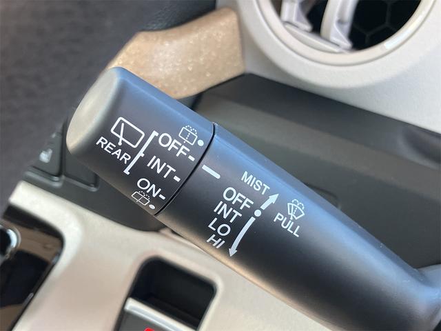 N-BOX ベースグレード Wエアバック ABS レーダーブレーキ アイドリングSTOP エアコン プライバシーガラス パワーウィンドウ パワーステアリング 電動パーキング 電動格納ミラー キーフリーシステム シートヒーター(18枚目)