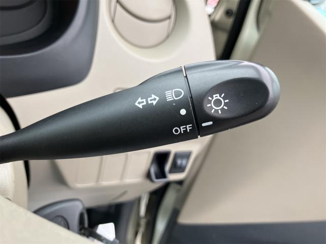 ミラ Ｘスペシャル　Ｗエアバック　純正ナビ　フルセグＴＶ　バックカメラ　純正フロアマット　サイドバイザー　エアコン　パワーステアリング　パワーウィンドウ（11枚目）