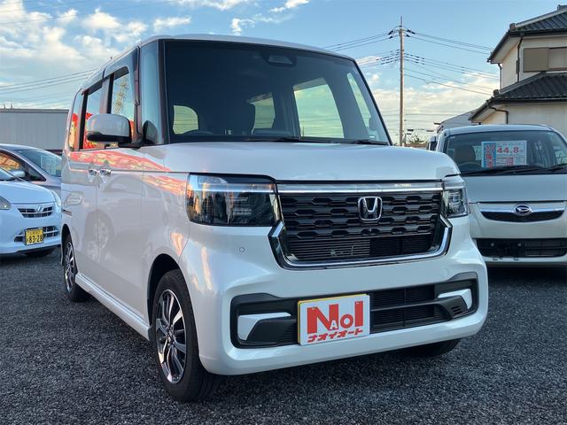 N-BOXカスタム ベースグレード ETC車載器1.0 電動格納ミラー シートヒーター 左側パワースライドドア バックカメラ Bluetooth 純正アルミ パワーウィンドウ パワーステアリング オートライト 純正アルミ ABS(3枚目)