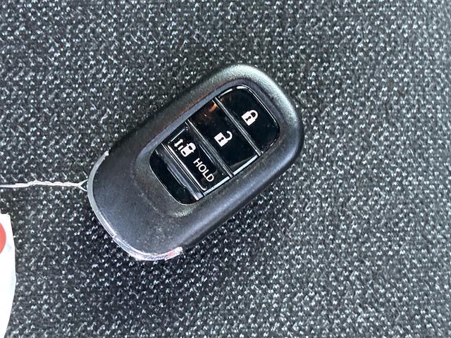 N-BOXカスタム ベースグレード ETC車載器1.0 電動格納ミラー シートヒーター 左側パワースライドドア バックカメラ Bluetooth 純正アルミ パワーウィンドウ パワーステアリング オートライト 純正アルミ ABS(24枚目)