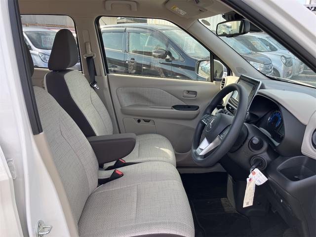 eKワゴン M Wエアバック ABS レーダーブレーキ フルセグTV アイドリングSTOP エアコン 純正ナビ パワーステアリング キーレスエントリー プライバシーガラス バックカメラ シートヒーター オートライト(7枚目)