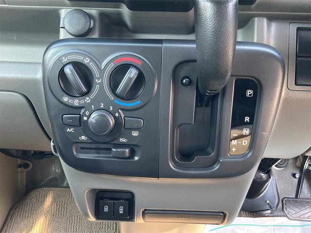 ＮＶ１００クリッパーバン ＤＸ　エアコン　パワーステアリング　キーレス　ＥＴＣ車載器１．０　Ｗエアバック　ＡＢＳ　プライバシーガラス　パワーウィンドウ（12枚目）