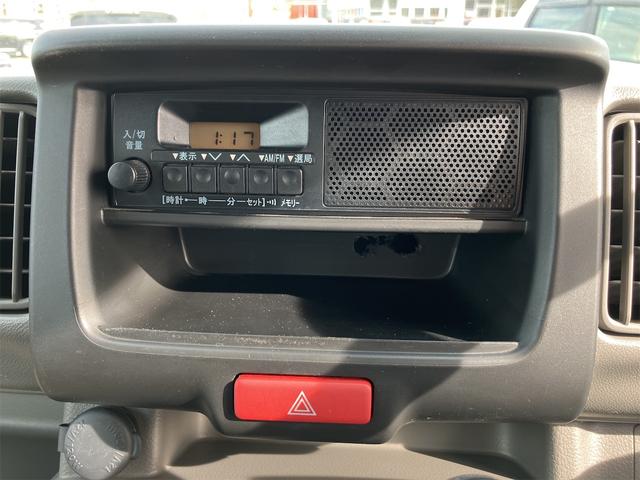 エブリイ ＰＣ　Ｗエアバック　ＡＢＳ　レーダーブレーキ　エアコン　パワーステアリング　パワーウィンドウ　キーレス　サイドバイザー　プライバシーガラス　純正フロアマット（12枚目）