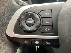 【ハンドルボタン】目線を大きくそらすことなくボタンの操作を行うことができるので、安全にも配慮できますね。 4