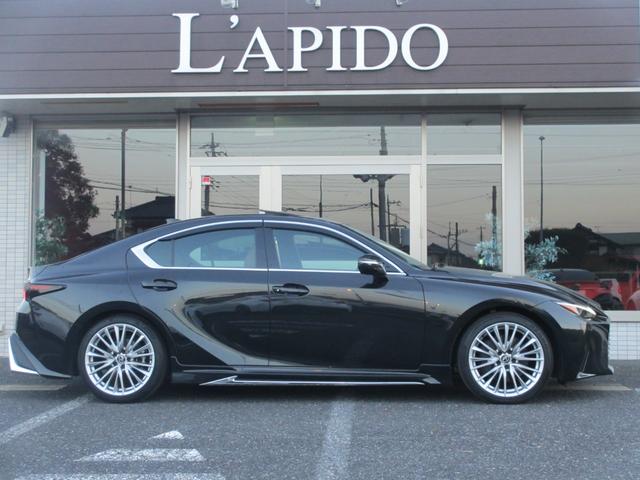 ＩＳ ＩＳ３００ｈ　バージョンＬ　１オーナー／ＭＯＤＥＬＬＩＳＴＡエアロ＆マフラー／ムーンルーフ／パノラミックビューモニター／セミアニリン本革／レクサスセーフティ＋／ＢＳＭ／ＰＫＳＢ／三眼フルＬＥＤ／前後ドラレコ／電動サンシェード（7枚目）