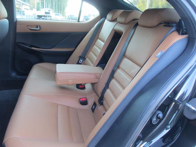 ＩＳ ＩＳ３００ｈ　バージョンＬ　１オーナー／ＭＯＤＥＬＬＩＳＴＡエアロ＆マフラー／ムーンルーフ／パノラミックビューモニター／セミアニリン本革／レクサスセーフティ＋／ＢＳＭ／ＰＫＳＢ／三眼フルＬＥＤ／前後ドラレコ／電動サンシェード（20枚目）