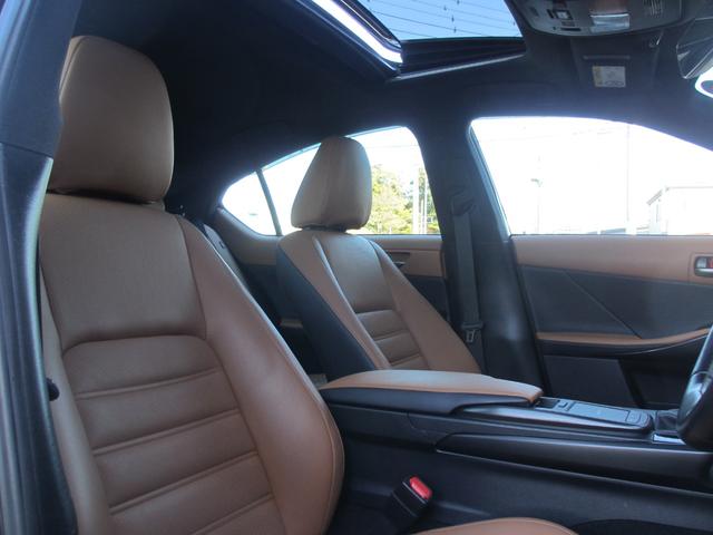 ＩＳ ＩＳ３００ｈ　バージョンＬ　１オーナー／ＭＯＤＥＬＬＩＳＴＡエアロ＆マフラー／ムーンルーフ／パノラミックビューモニター／セミアニリン本革／レクサスセーフティ＋／ＢＳＭ／ＰＫＳＢ／三眼フルＬＥＤ／前後ドラレコ／電動サンシェード（45枚目）