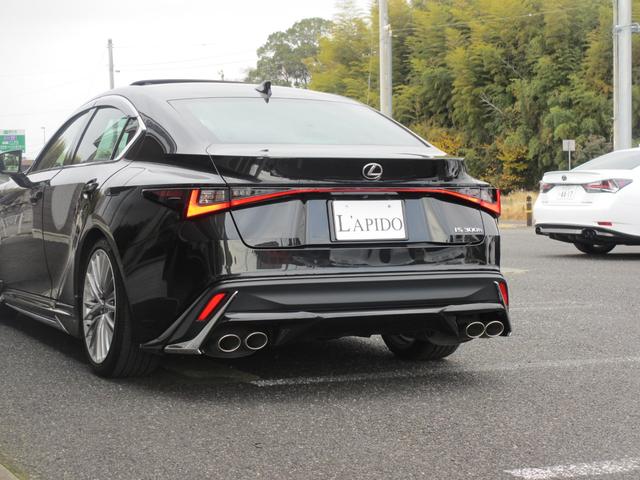 ＩＳ ＩＳ３００ｈ　バージョンＬ　１オーナー／ＭＯＤＥＬＬＩＳＴＡエアロ＆マフラー／ムーンルーフ／パノラミックビューモニター／セミアニリン本革／レクサスセーフティ＋／ＢＳＭ／ＰＫＳＢ／三眼フルＬＥＤ／前後ドラレコ／電動サンシェード（76枚目）